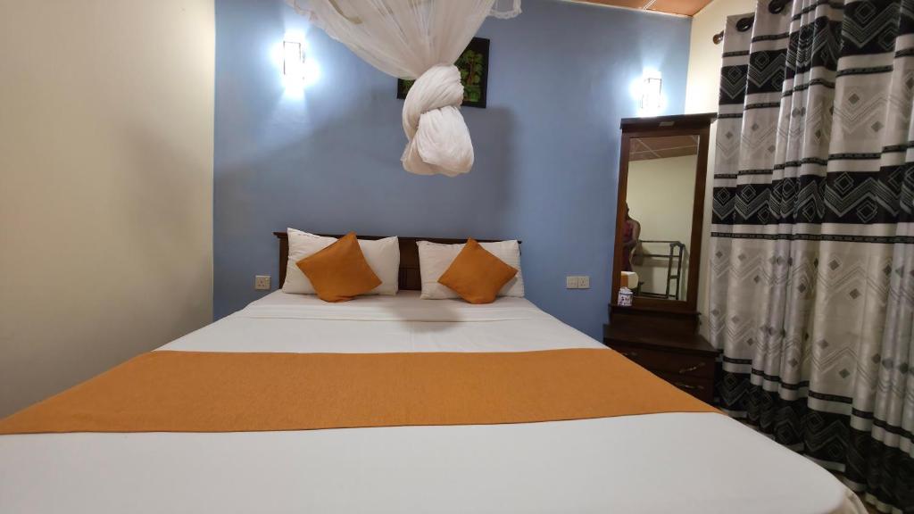 Sigiri Close-up View Guest - 11