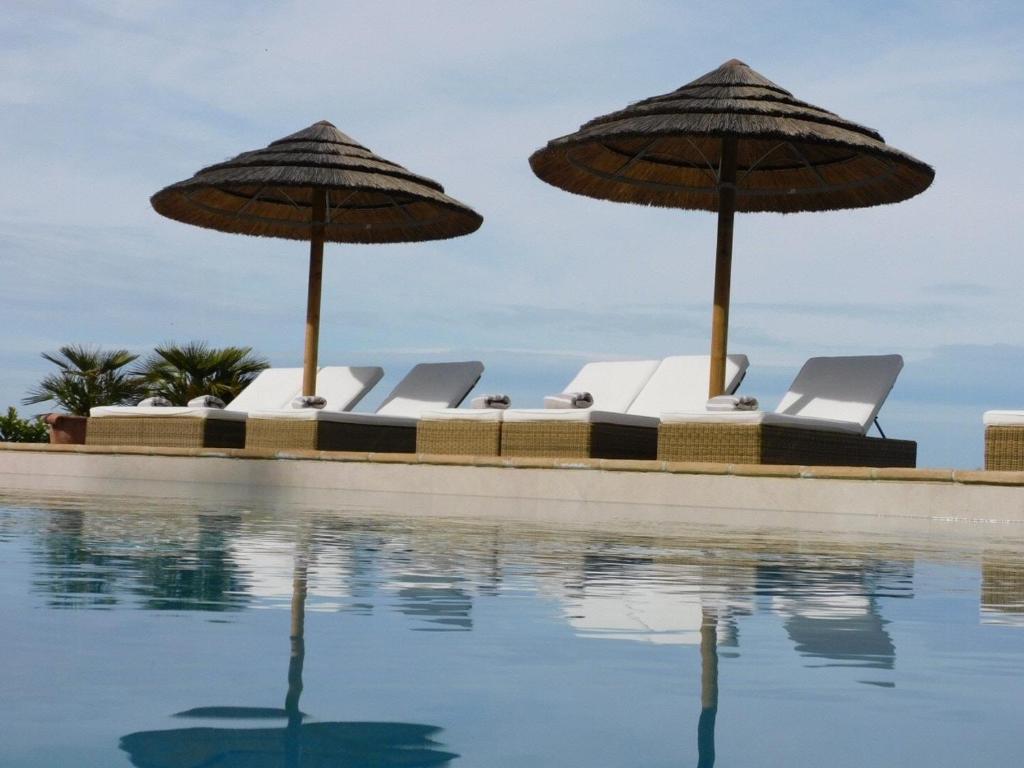 Πισίνα στο ή κοντά στο Renewed Apartment With Siena Hills View