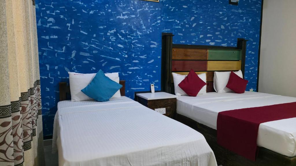 Sigiri Close-up View Guest - 6