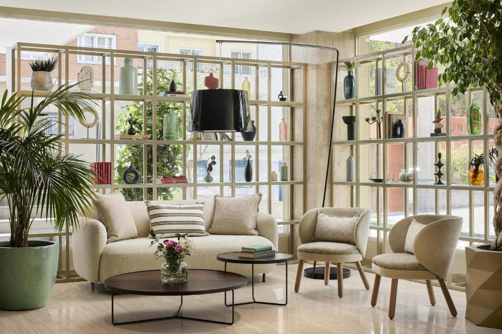 Posezení v ubytování NH Paseo de la Habana