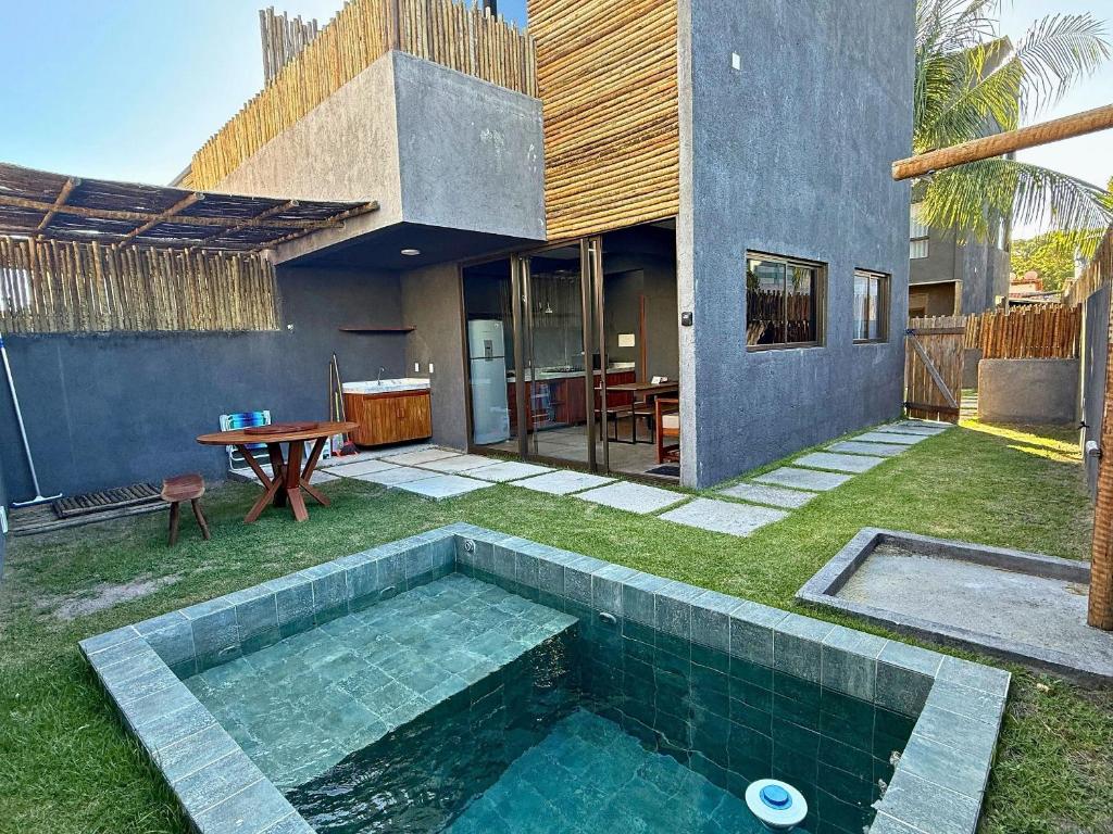 Bazén v ubytování MHV Milagres - Studio Guadalupe 07, One-Bedroom Ap nebo v jeho okolí