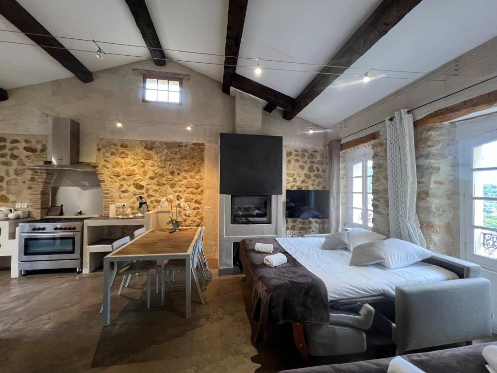 Kuchyň nebo kuchyňský kout v ubytování La Magnanerie Suite Papillon