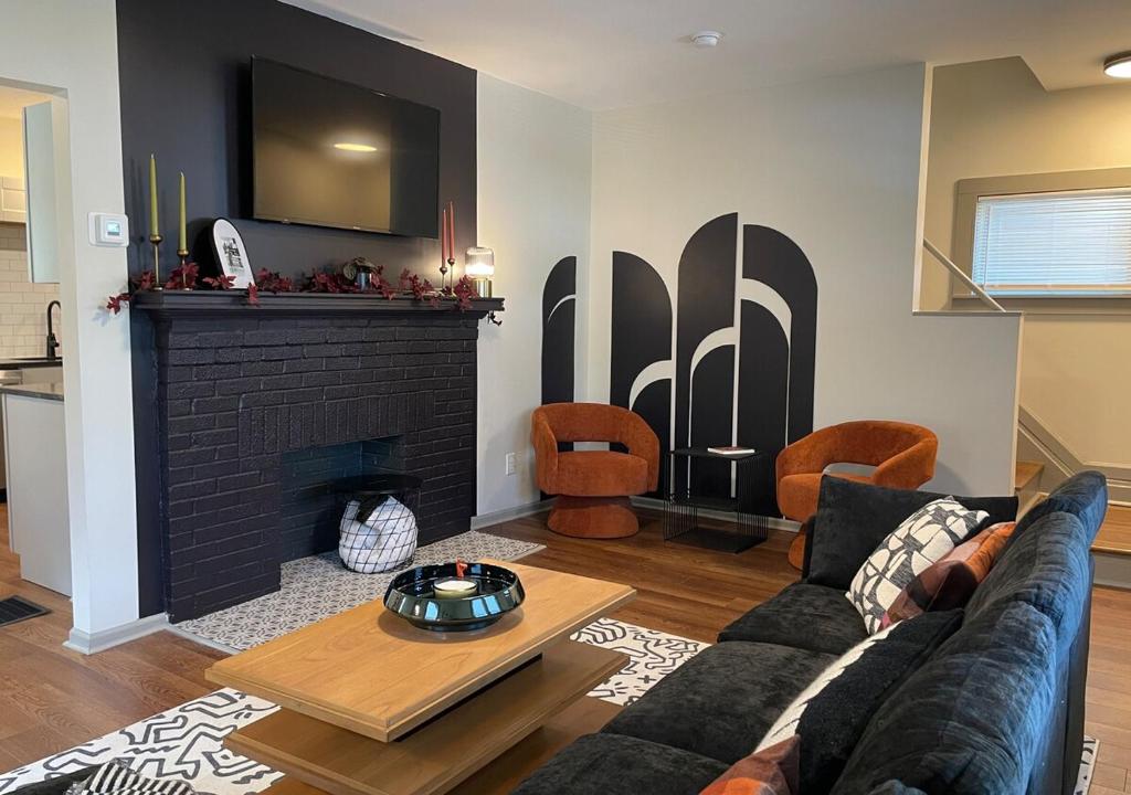 Χώρος καθιστικού στο Posh Princeton Pad