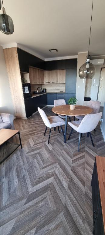 Η κουζίνα ή μικρή κουζίνα στο Apartament Skarbowa West