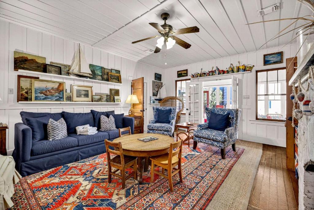 Istumisnurk majutusasutuses Ebbtide by Tybee Cottages