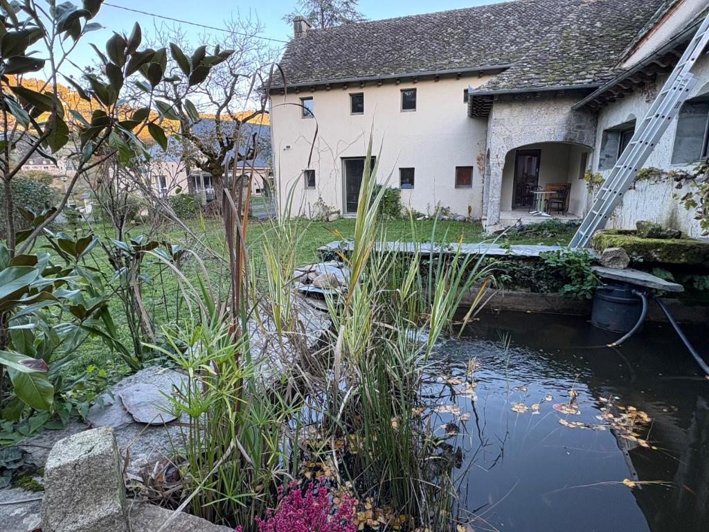 Κήπος έξω από το Saures