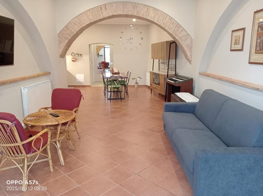 Posezení v ubytování Locazione Turistica Appartamento in centro a Spoleto