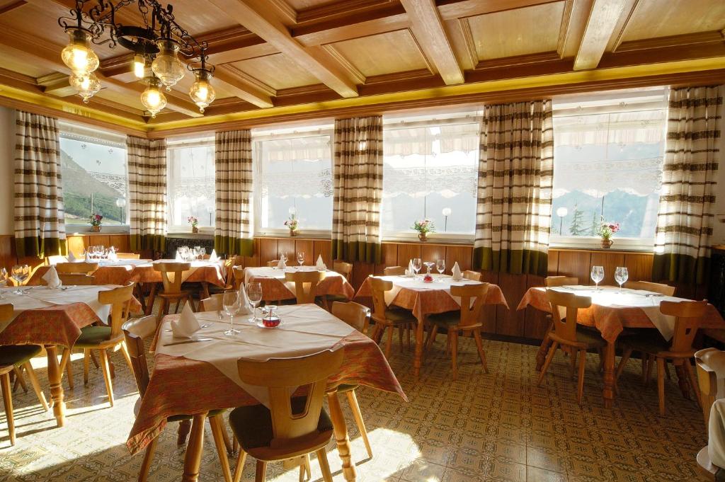 Restaurace v ubytování Hotel Karinhall