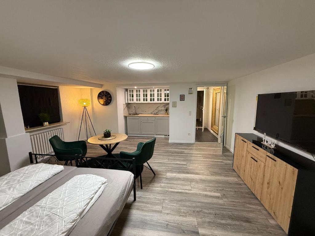 Μια τηλεόραση ή/και κέντρο ψυχαγωγίας στο Golden Nest