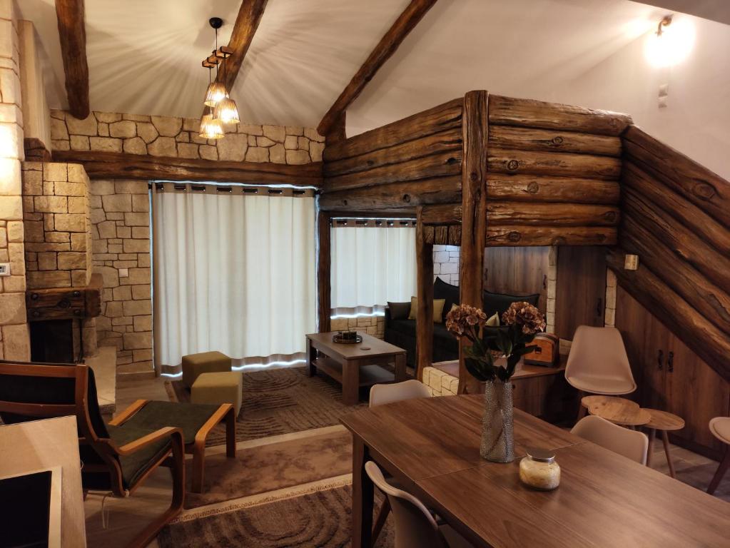 Khu vực ghế ngồi tại Λαγουδόσπιτο