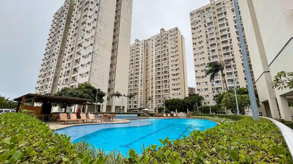 Πισίνα στο ή κοντά στο Vita Residencial Clube - Flat 3 Quartos por Yolo