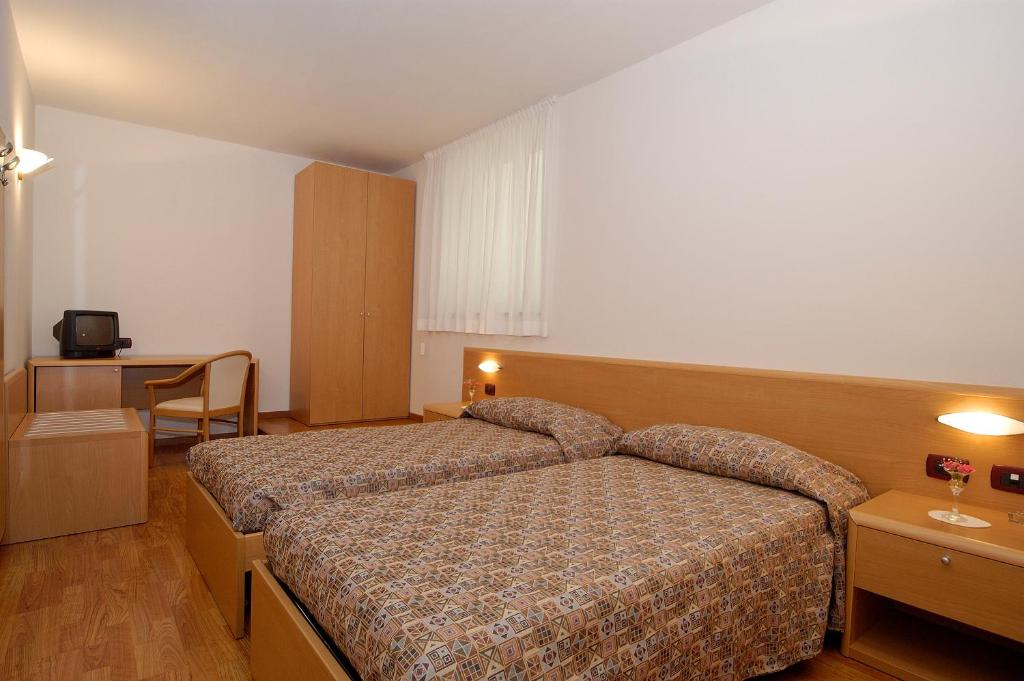 Hotel Karinhall - Quadruple Room With Garden View