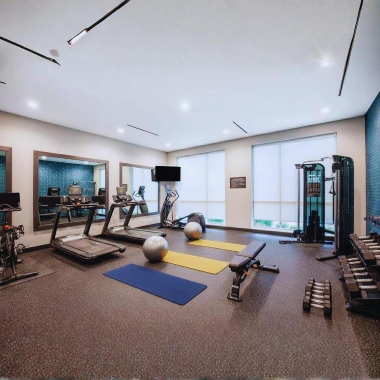 La Quinta Inn & Suites by Wyndham Chattanooga Downtown/South photo
