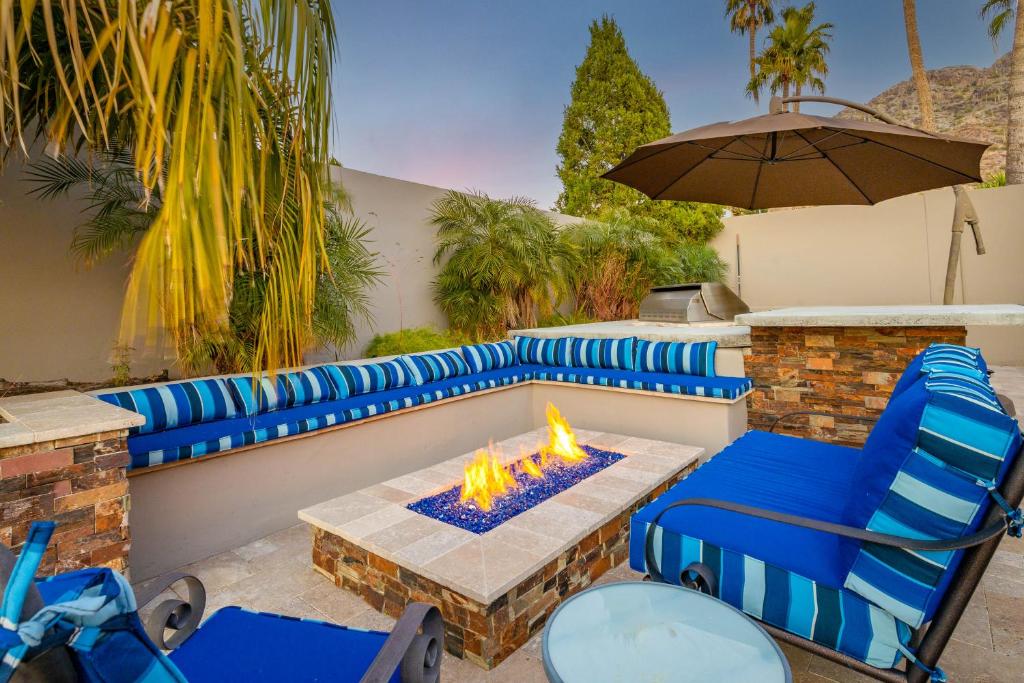 Nespecifikovaný výhled na hory nebo výhled na hory při pohledu z prázdninového domu