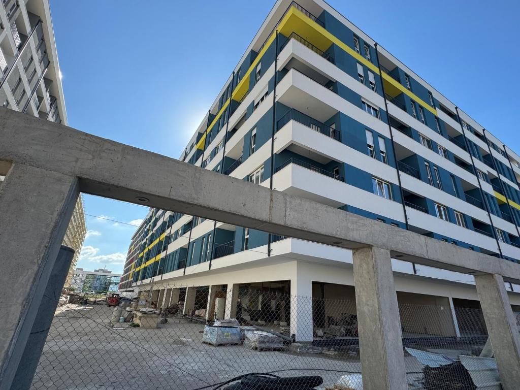 Το κτήριο όπου στεγάζεται  το διαμέρισμα