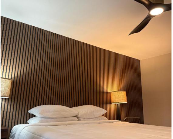 Lone Eagle Lodge - Deluxe King Suite