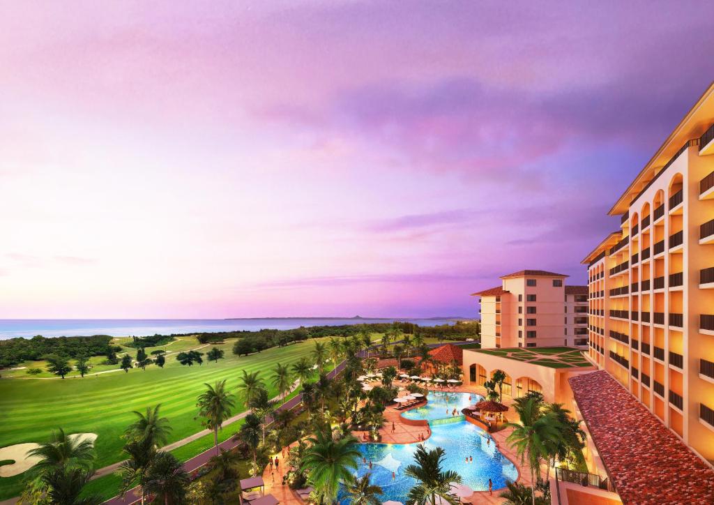 Bazén v ubytování PGM Hotel Resort Okinawa nebo v jeho okolí