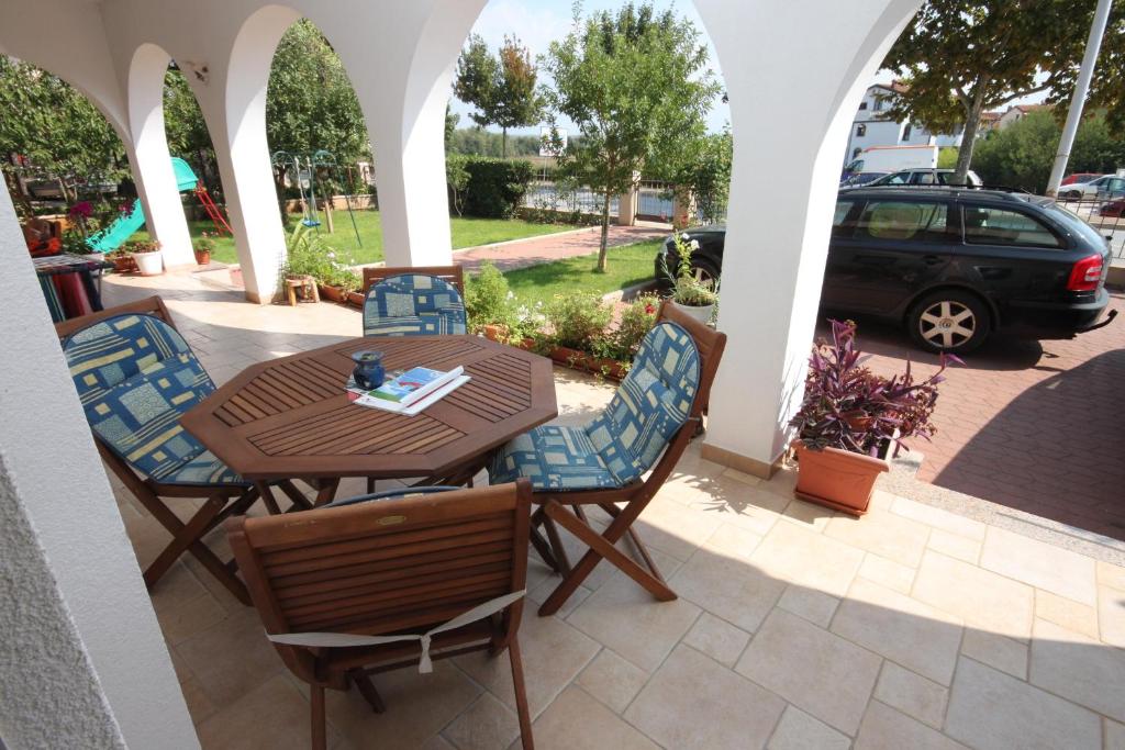 Apartment Umag 6932b