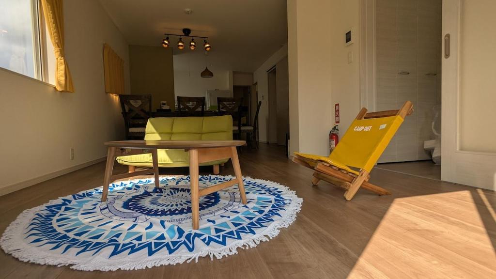 Χώρος καθιστικού στο Chatan Beachside House