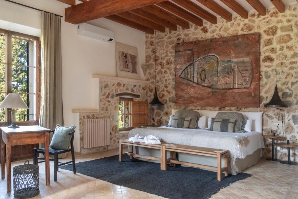 Postel nebo postele na pokoji v ubytování Agroturismo Son Fogueró - Adults Only