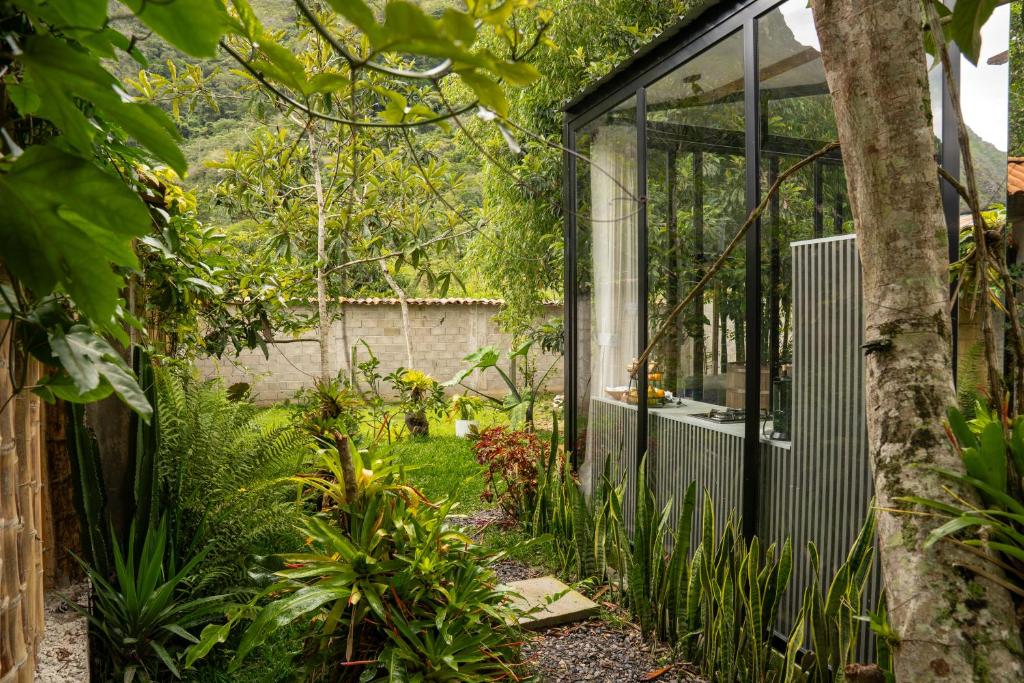 Romantic Mirror-Clad Tiny with Private Hot Tub