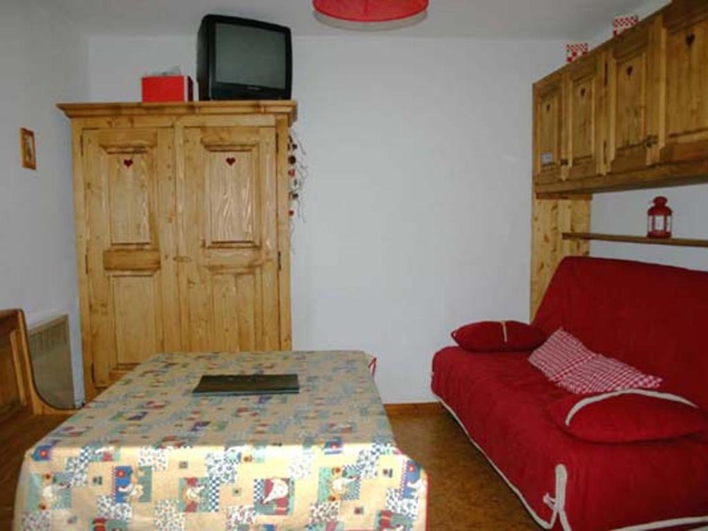 Μια τηλεόραση ή/και κέντρο ψυχαγωγίας στο Studio 20 m², 4 pers, centre village, proche pistes - FR-1-815-40