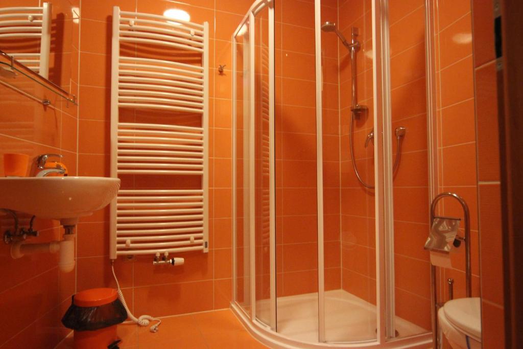Koupelna v ubytování Hotel Pelikán