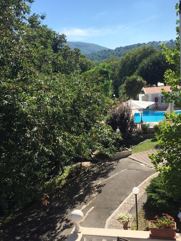 Bazén v ubytování Hotel Gioia Garden nebo v jeho okolí