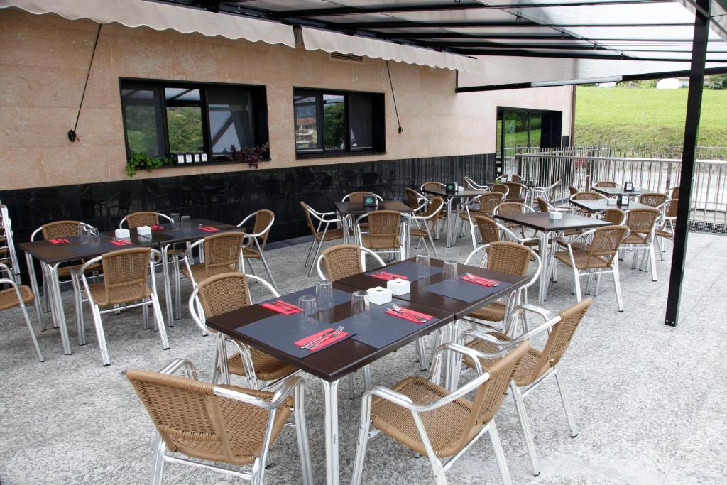 Restaurace v ubytování Hotel Restaurante Zelaa