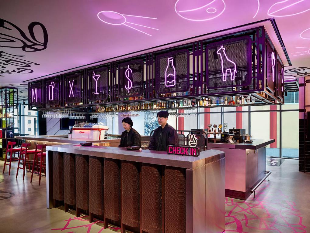 Moxy Seoul Myeongdong - Cama Queen Y Single En Loft Y Vista A La Ciudad.