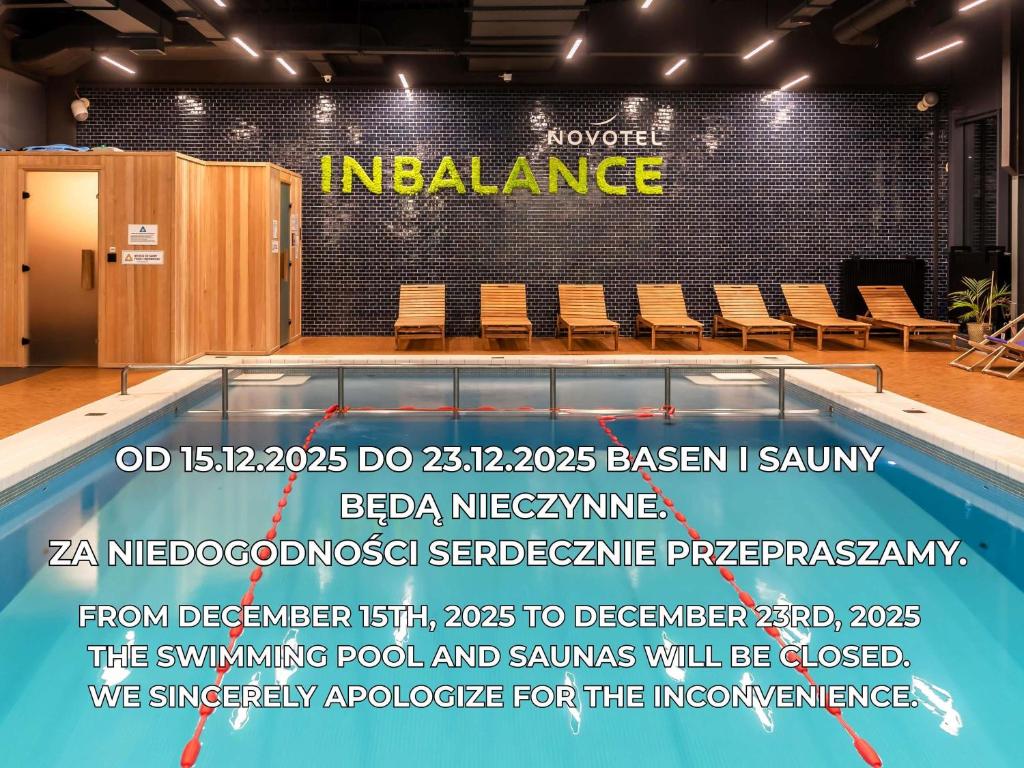 Bazén v ubytování Novotel Kraków City West nebo v jeho okolí