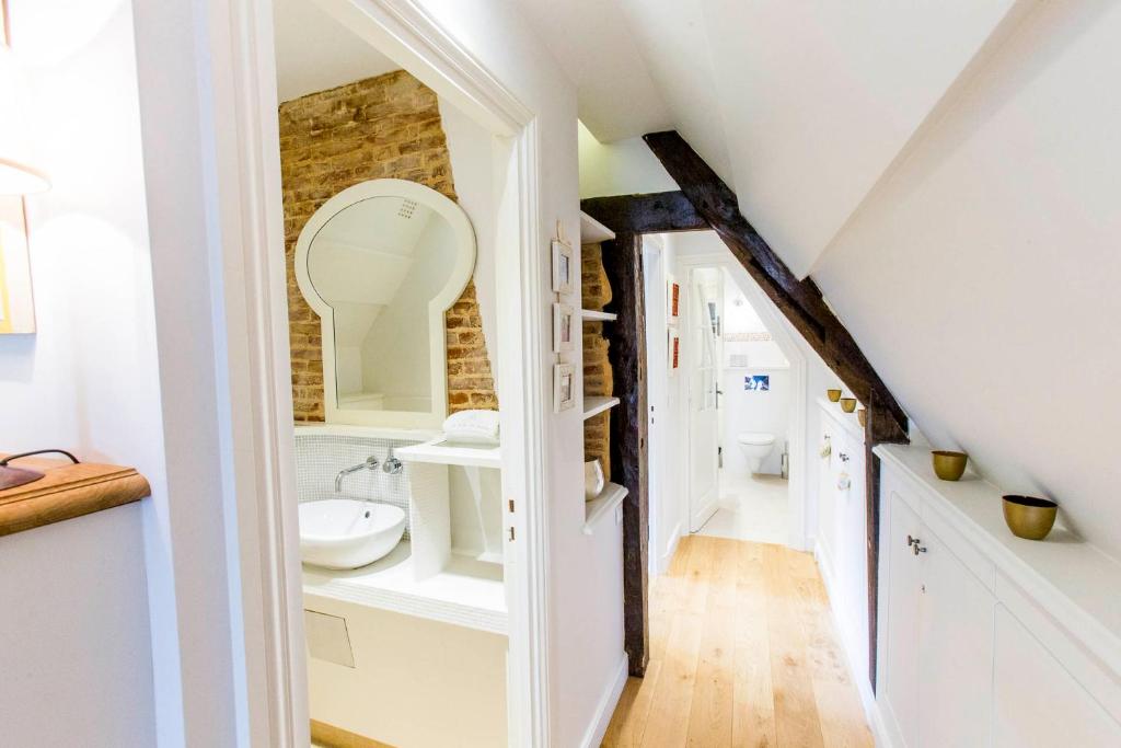Le Clos de Grâce - Comfort Triple Room With Kitchenette