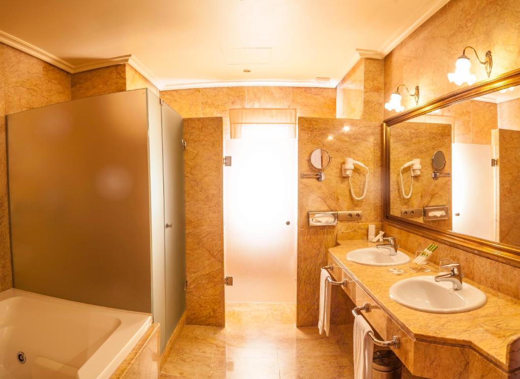 Jacuzzi Hotel Duques de Medinaceli Suite Cádiz