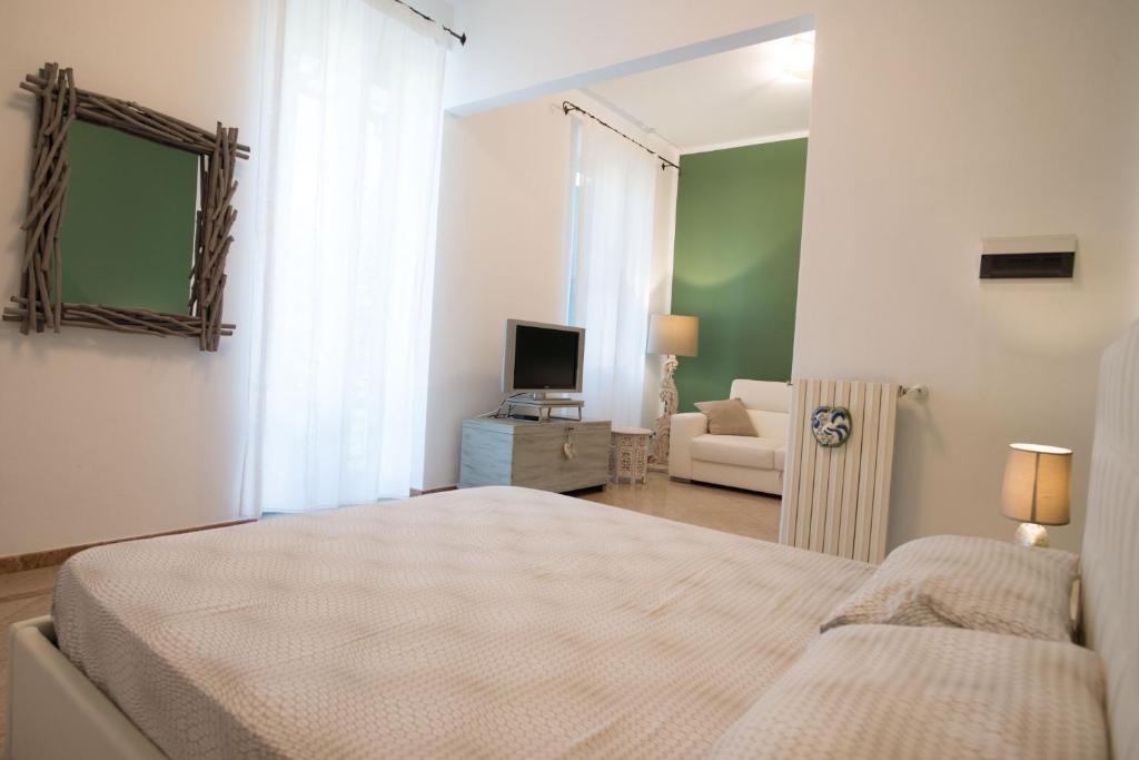 A bed or beds in a room at Maison Étoile