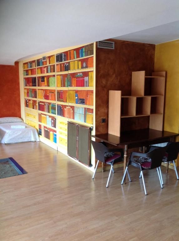 Fotografia z galérie ubytovania Hostel Alhambra v destinácii Girona