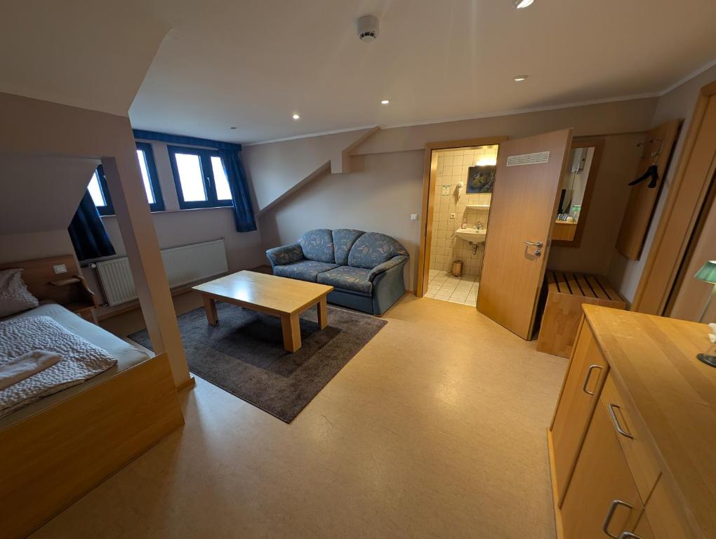 Hotel & Restaurant Rösselsquelle - Classic Triple Room