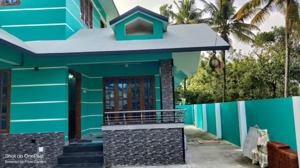 Το κτήριο όπου στεγάζεται  το διαμέρισμα