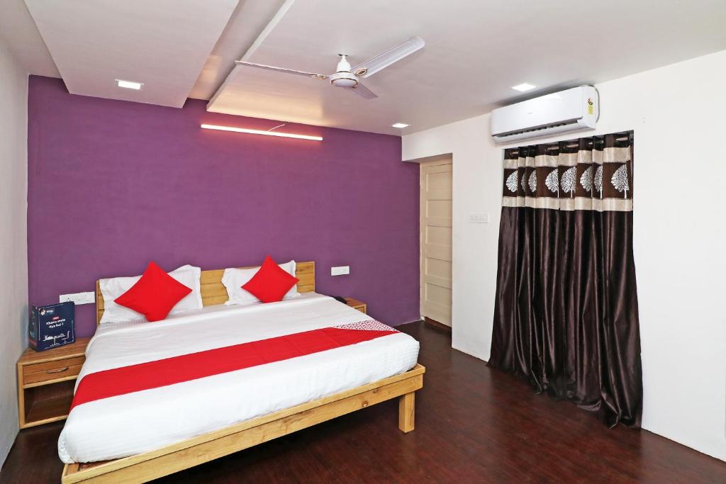Gallery image of Hotel O Krishna Hotel and Restaurant in Raipur