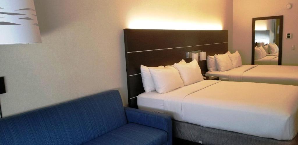 Holiday Inn Express Madera by IHG photo