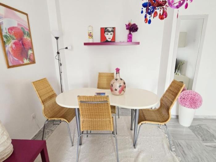 Chic 1 Bedroom Holiday Apartment in Calle Timón