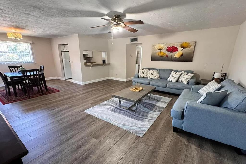 Posezení v ubytování Waterfront escape Okeechobee