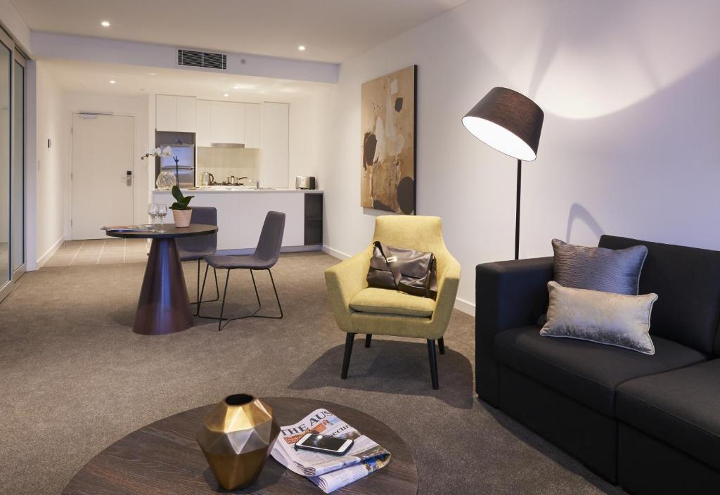 Silkari Suites at Chatswood - Resim 24