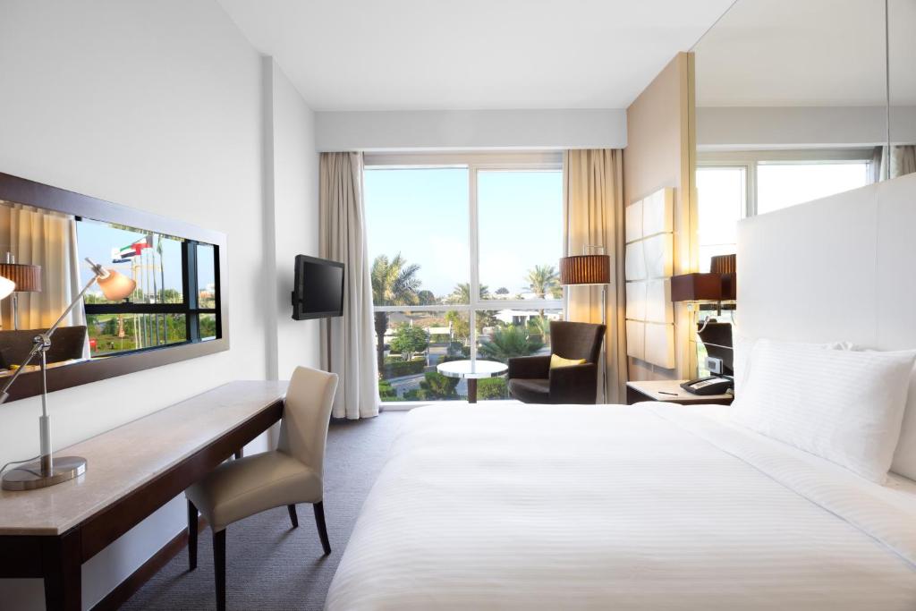 
Centro Room - Queen Bed
