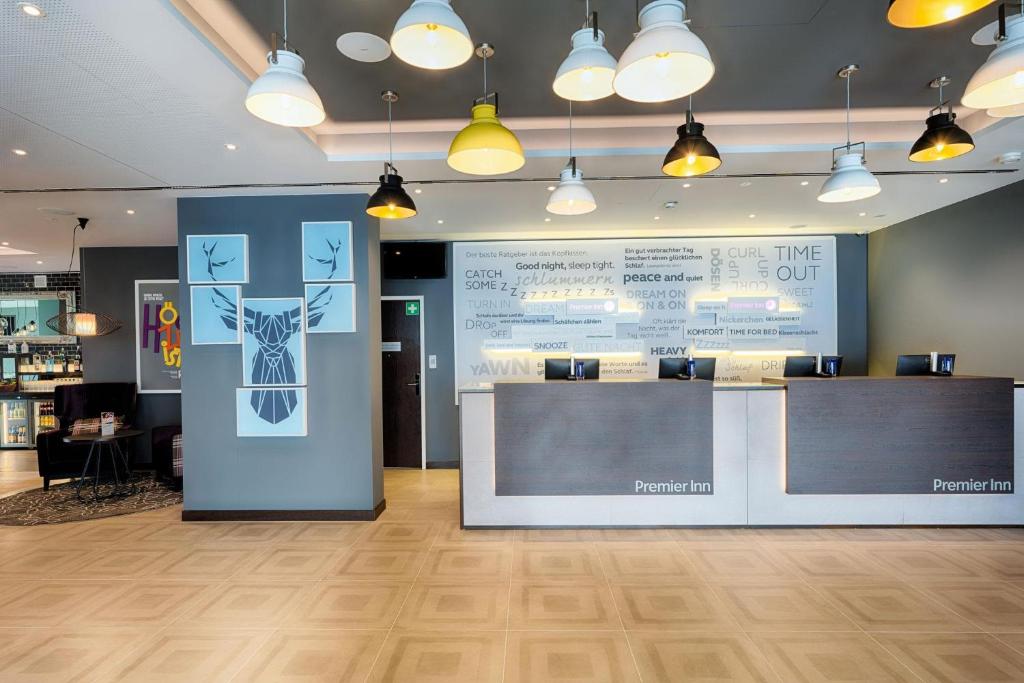 Premier Inn Berlin Airport - 17