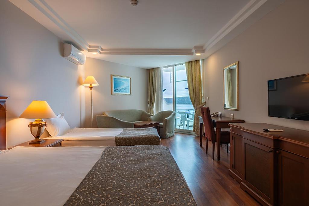Bodrum Holiday Resort & Spa - 