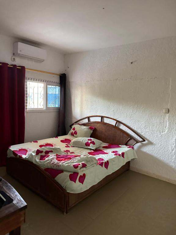 Postel nebo postele na pokoji v ubytování Haus in der natur 15 mn vom Flughafen Diass