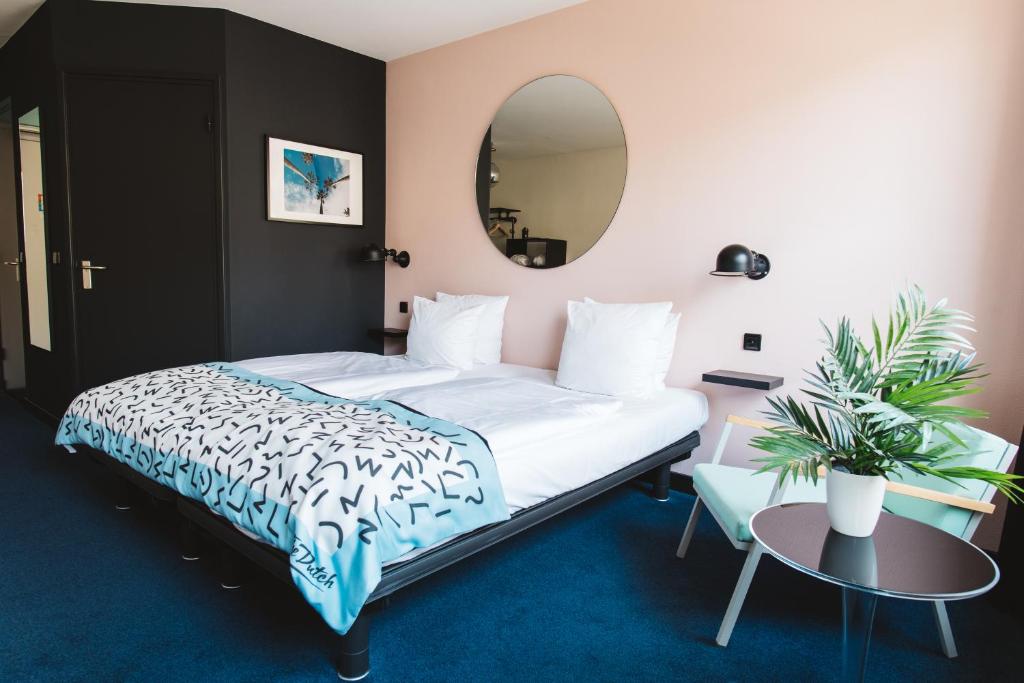 
Medium Room - Double or Twin bed
