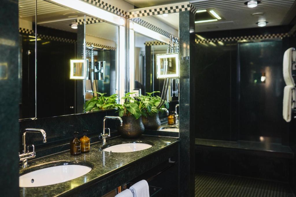 Widder Hotel - Zurichs Luxury Hideaway photo 5