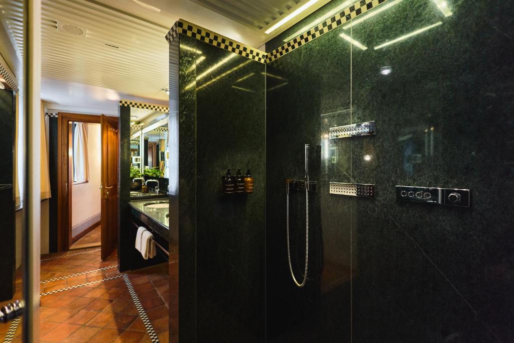 Widder Hotel - Zurichs Luxury Hideaway photo 3