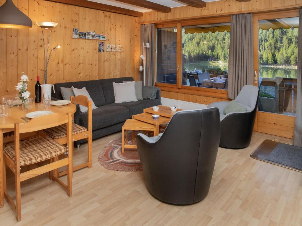 Χώρος καθιστικού στο Apartment Parc C013 by Interhome